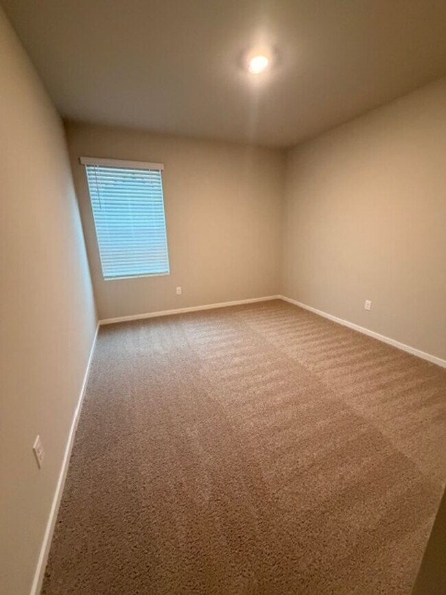 Building Photo - Brand New 2025 Home in Bakerview