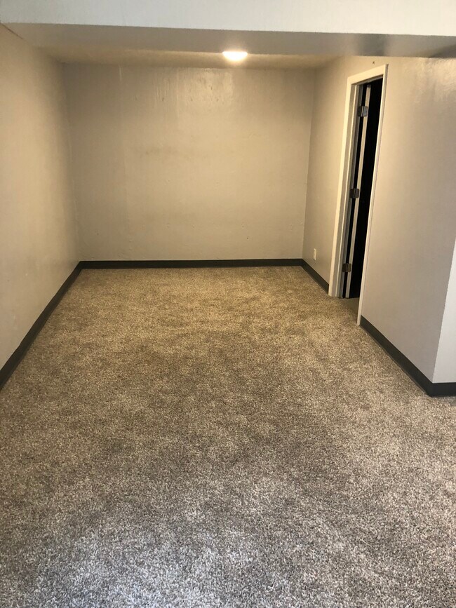 Building Photo - 3371 Sheridan Boulevard