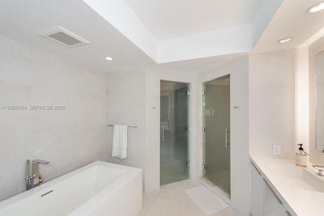 Building Photo - 781 Crandon Blvd