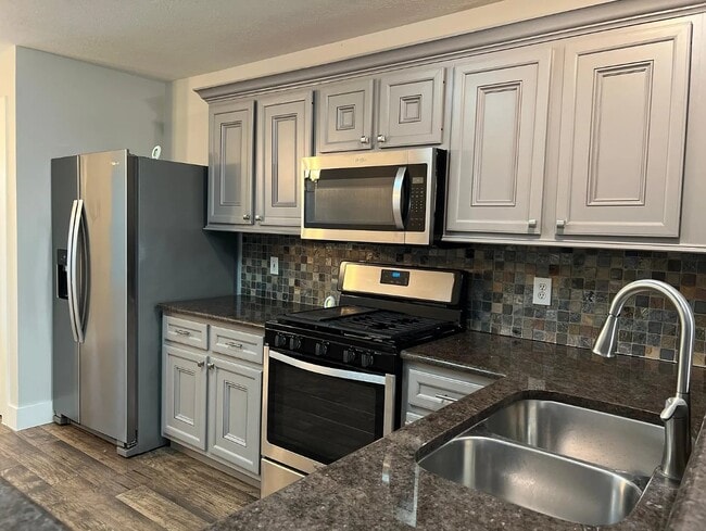 Building Photo - 6807 Kingwood Glen Dr