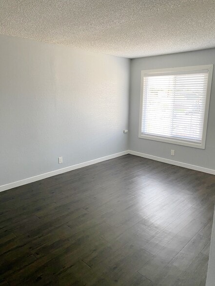 Building Photo - 12648 Paddison Avenue