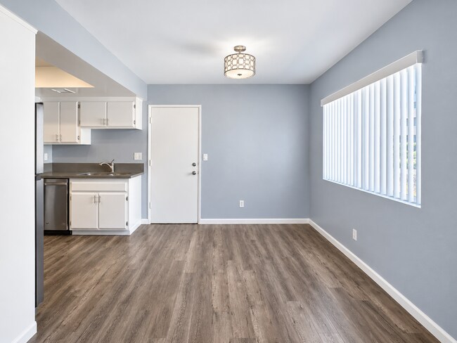 Building Photo - 20703 Roseton Ave