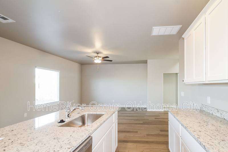 Building Photo - 1604 Ruby Dr
