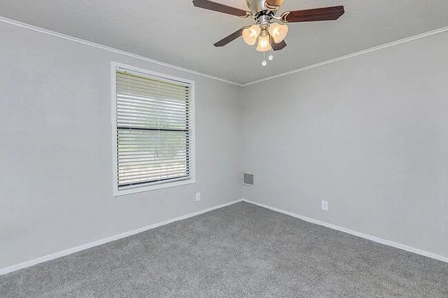 Building Photo - 180 Safe Harbor Dr