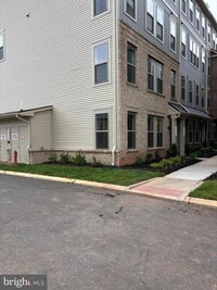 Building Photo - 1013B Mays Ln