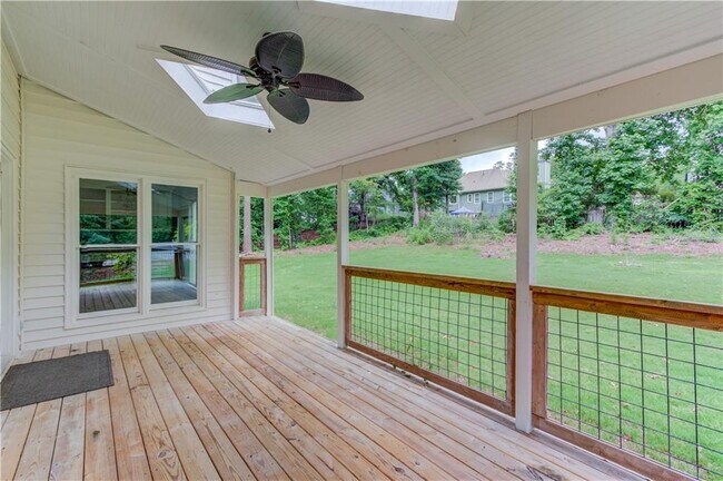 Building Photo - 153 Lantern Ridge Ct