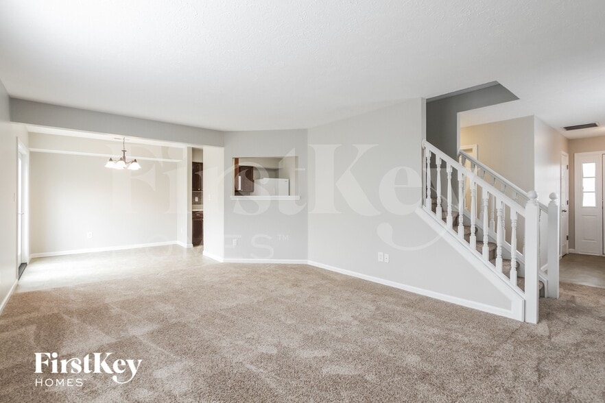 Building Photo - 10483 Day Star Dr