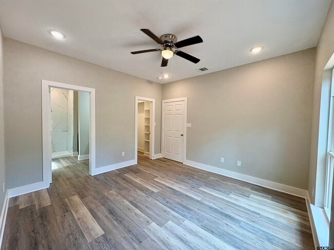 Building Photo - 682 el Paso Dr
