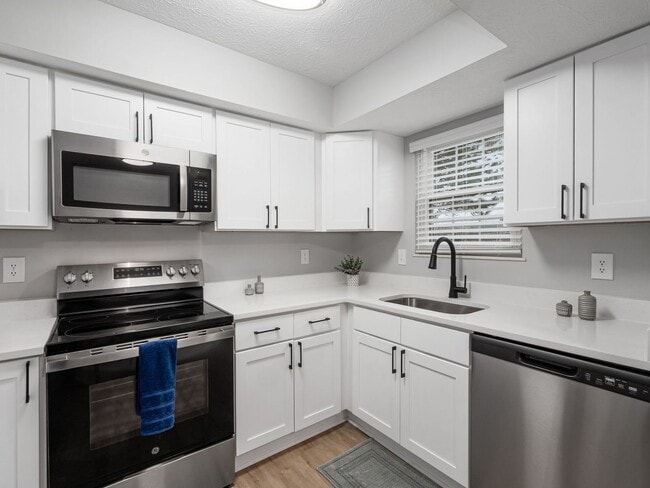 Building Photo - 101 Blakeford Dr