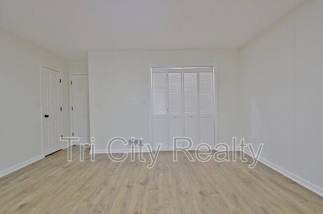 Building Photo - 150 Drennan Dr