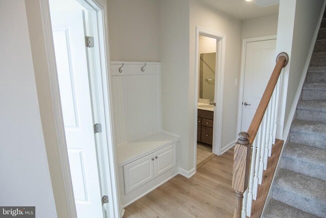 Building Photo - 9376 Tanfield Dr