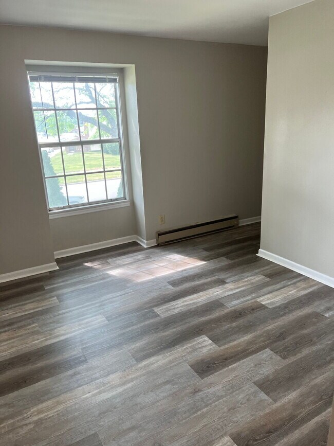 Building Photo - “Up Where We Belong” — 2 Bed with Balcony Living