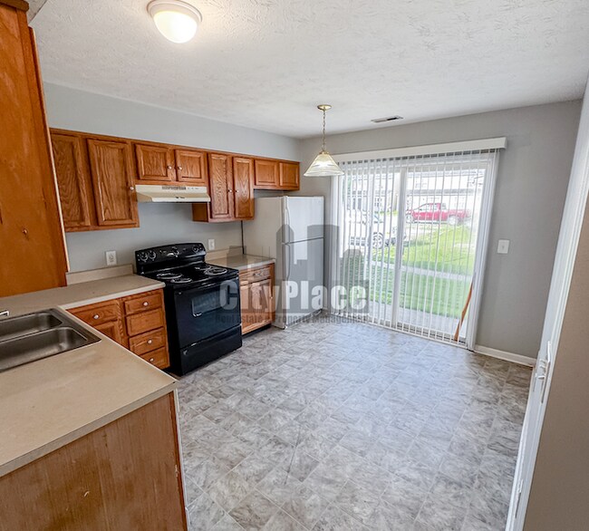 Building Photo - 2946 Carson Dr