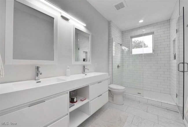 Building Photo - 1926 W 52nd St