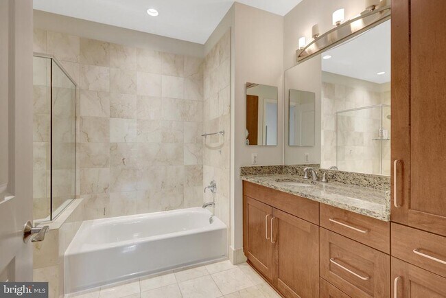 Building Photo - 8220 Crestwood Heights Dr