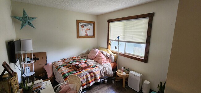 Building Photo - 420 N 19th Ave