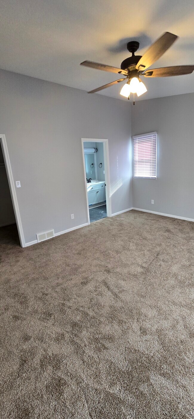 Building Photo - 80 Bridgeport Way