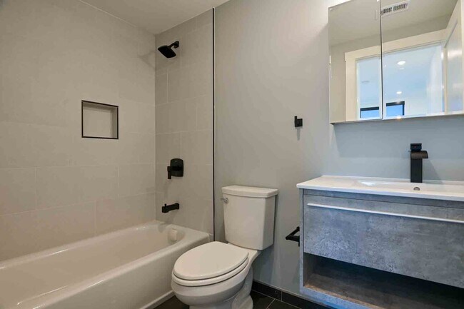 Building Photo - 2639 4th St NE