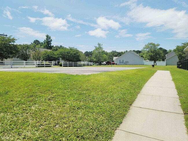 Building Photo - 6007 Towne Pk E Dr