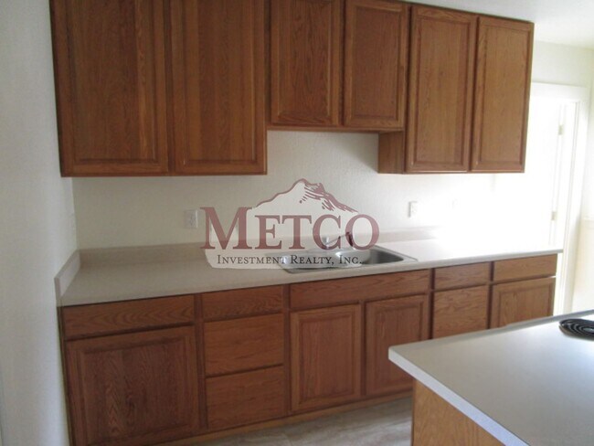 Building Photo - 15401