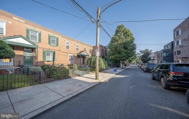 Building Photo - 835 N Uber St