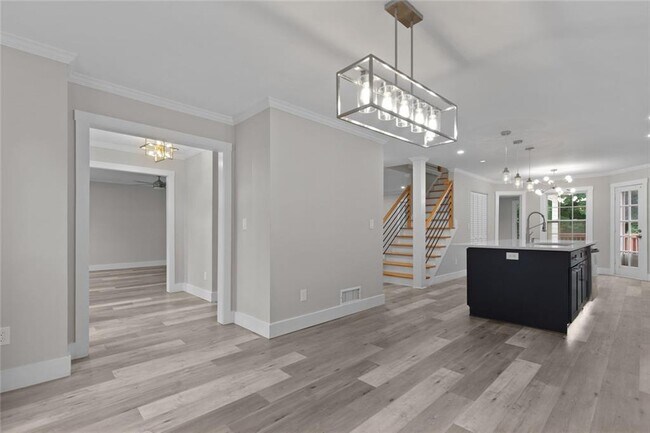 Building Photo - 773 Huntington Way NW
