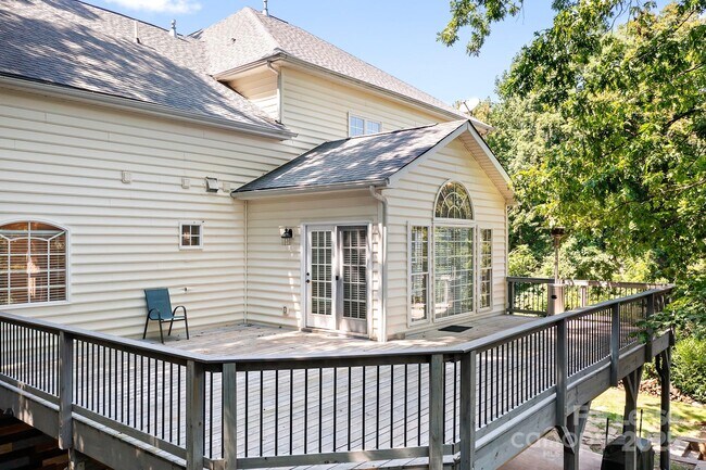 Building Photo - 20428 Marblehead Ct
