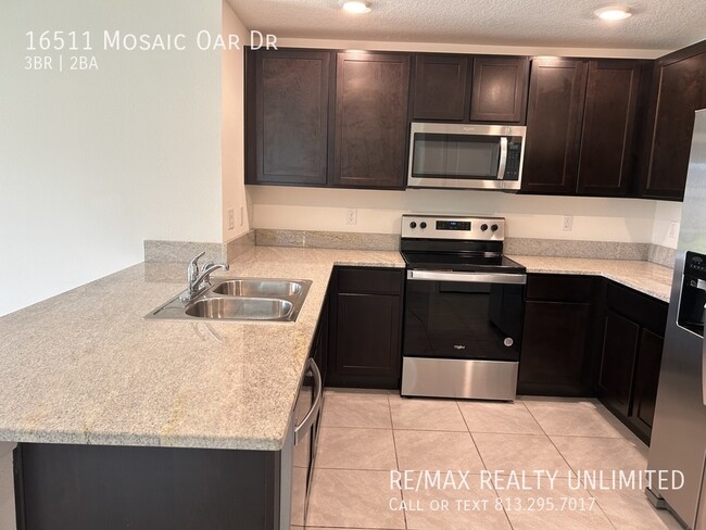 Building Photo - 16511 Mosaic Oar Dr