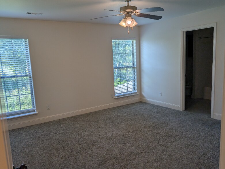 Building Photo - 508 NW 62nd Ave