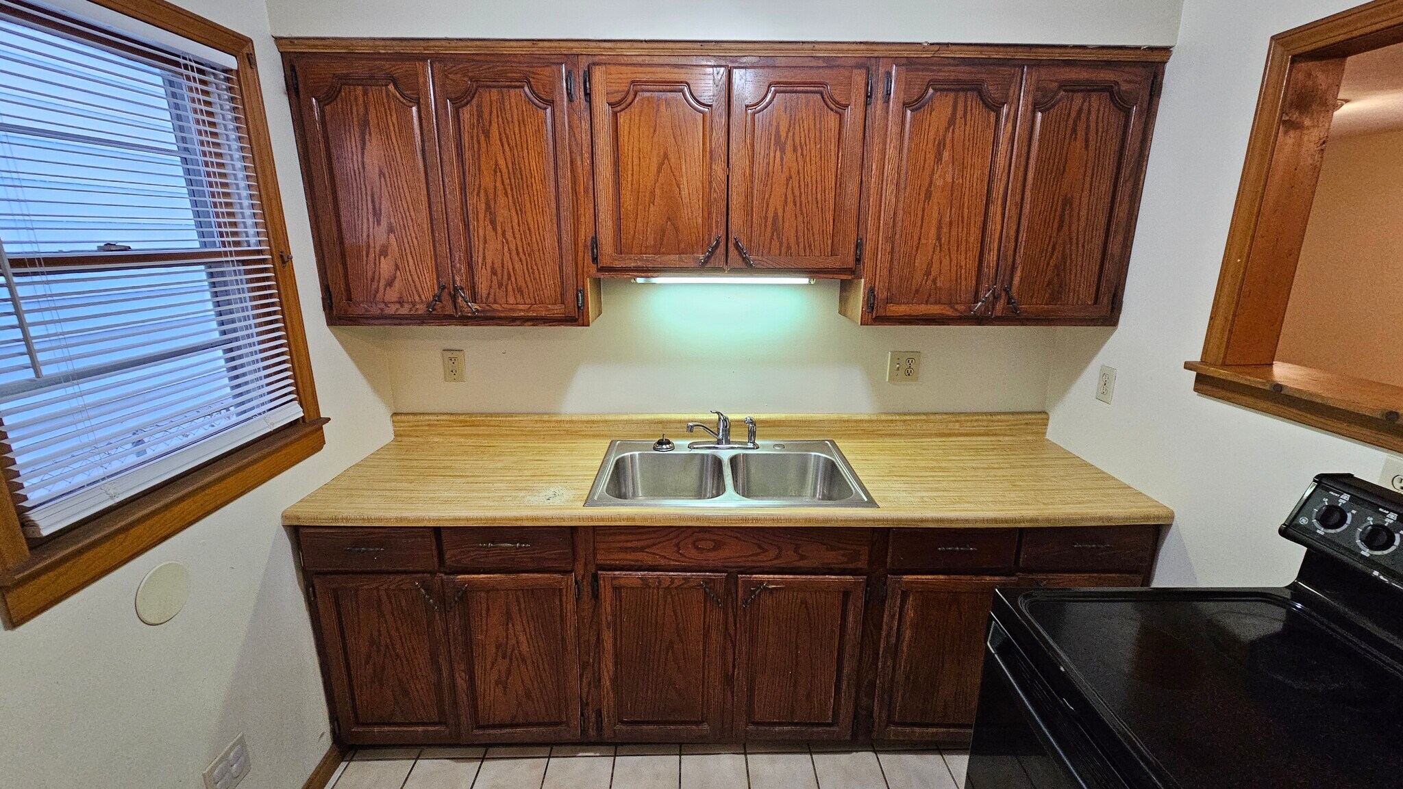 Kitchen - 4242 Allmond Ave