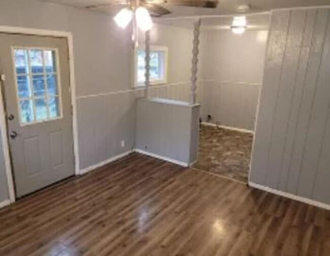 Building Photo - 3 Bedroom 1 Bath Home on the North Side