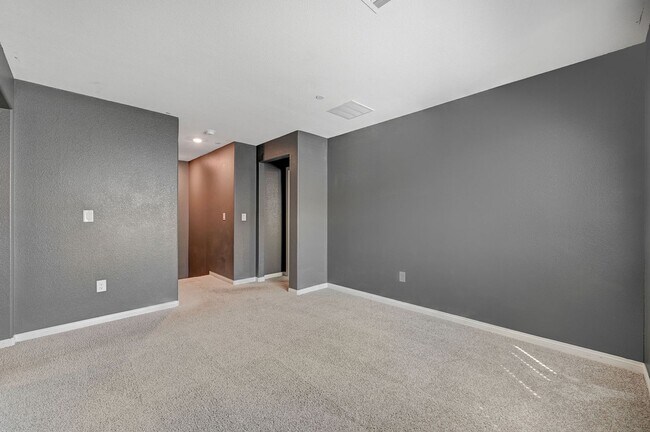 Building Photo - 2021 TOWNHOME IN GATED COMMUNITY N LAS VEGAS