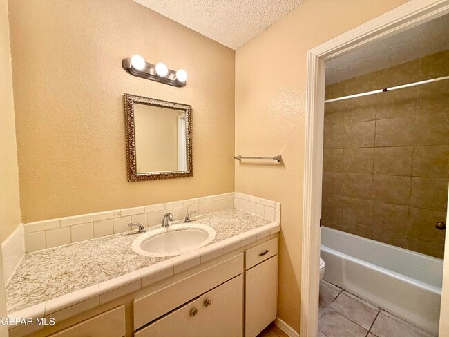 Building Photo - 317 Bright Water Ln