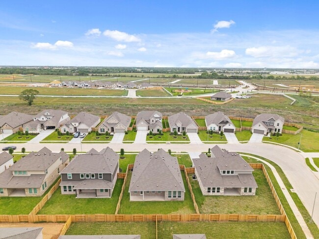 Building Photo - 2716 Pne Blf Dr