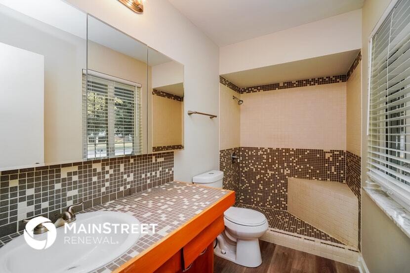Building Photo - 9548 Brookside Dr
