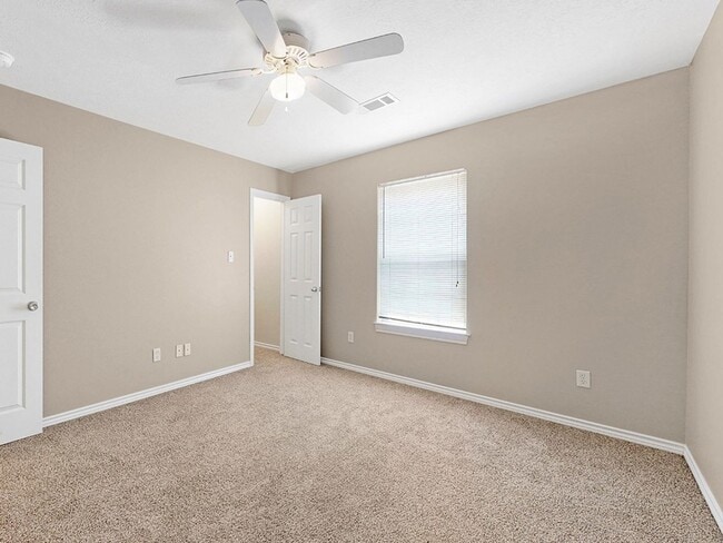 Building Photo - 1421 Western Oaks Ct