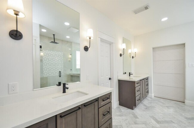 Building Photo - 21527 Black Opal Ln