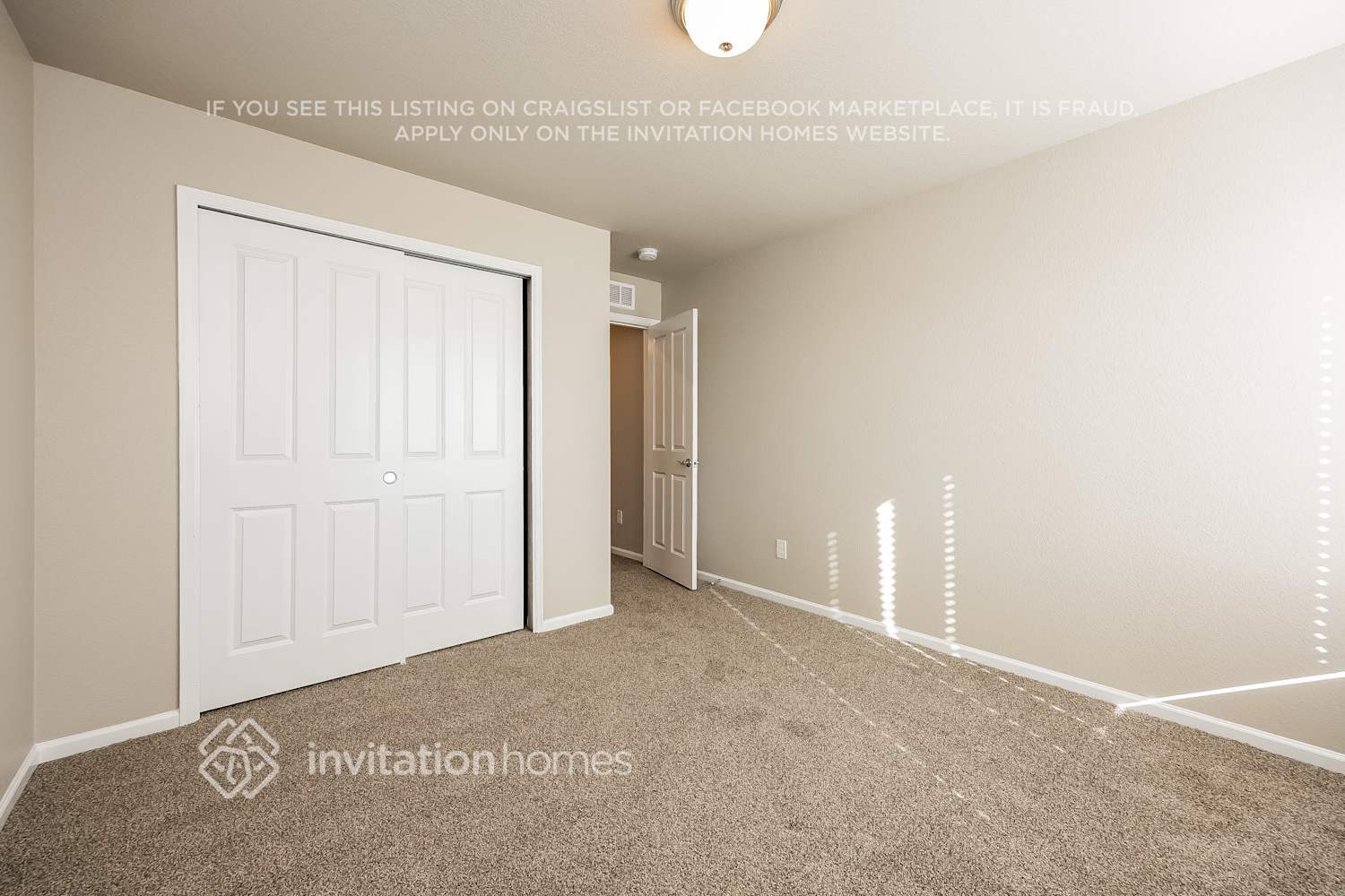 Building Photo - 11137 House Finch Ln