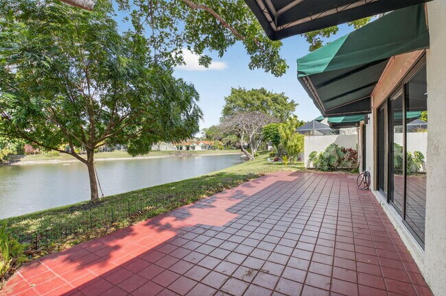 Building Photo - 6545 Las Flores Dr
