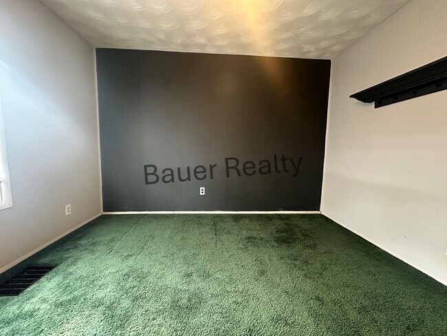 Building Photo - Three Bedroom, Country Setting