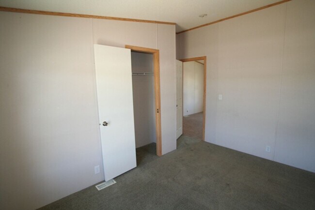 Building Photo - 2706 Cahill St
