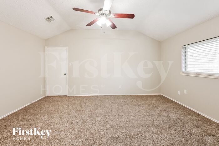 Building Photo - 5510 Stone Creek Dr