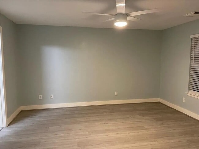 Building Photo - 6310 Hall Pond Ct