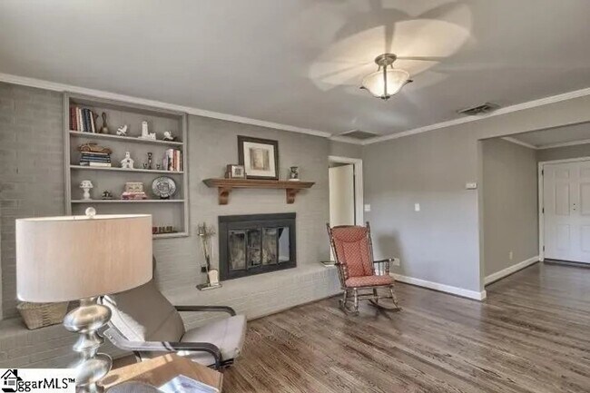 Building Photo - 414 Mapleton Dr