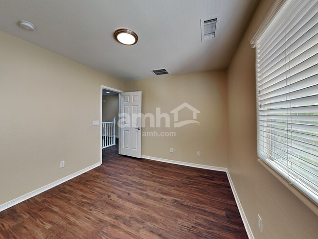 Building Photo - 9318 N 186th Ln