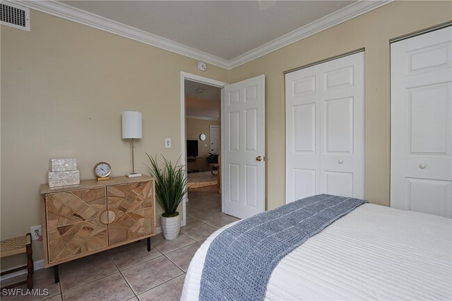 Building Photo - 940 3rd St S