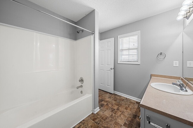 Building Photo - 1414 Addison Dr