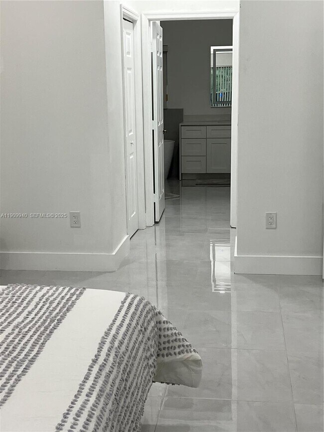 Building Photo - 10664 Paso Fino Dr