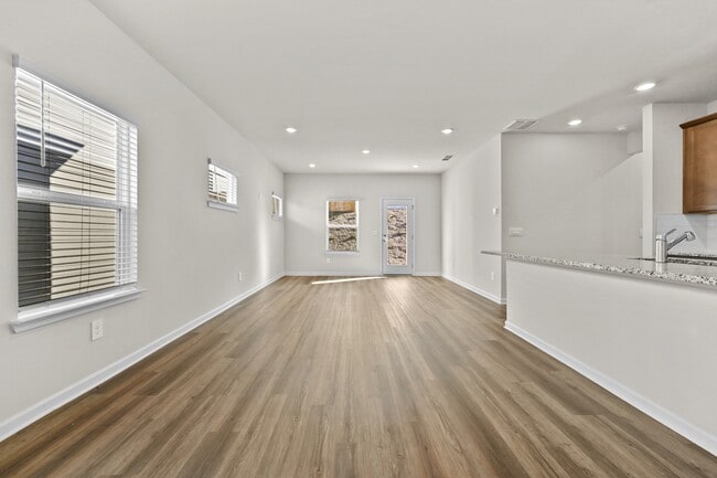 Building Photo - 2327 Whitworth St