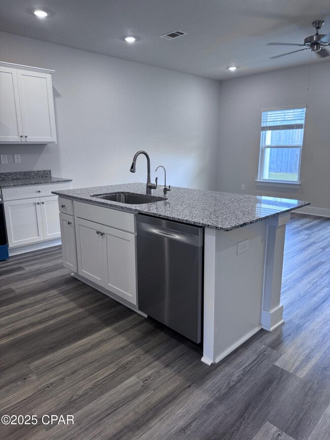 Building Photo - 205 Palmeras Marinas Ln